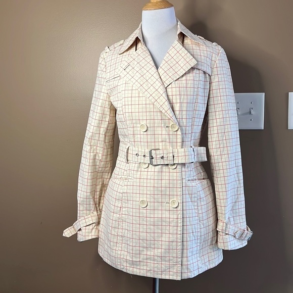 Express Cream Background with Deep and Pale Pink Ckecks. Coat - Picture 1 of 8